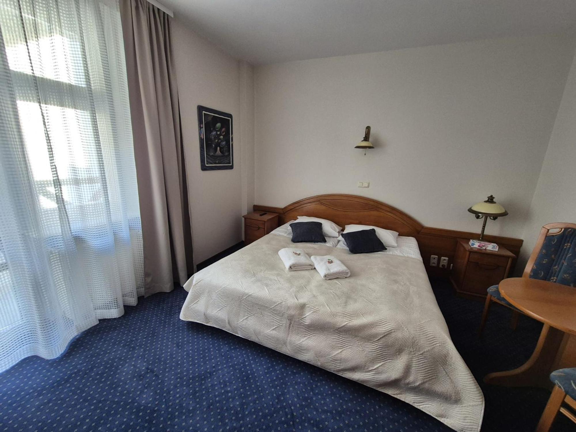 Hotel FAMILIJNY Ośrodek Wypoczynkowo - Rehabilitacyjny Krynica Zdrój Exterior foto